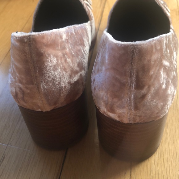 Rebecca Minkoff Suede Heeled Loafers Sz 7.5 - Picture 2 of 6